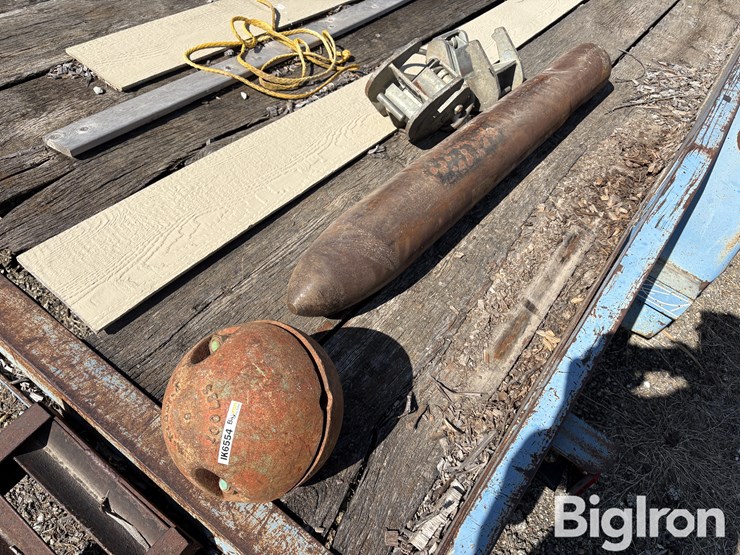 split-overhaul-ball,-lifting-clamp-and-hydraulic-breaker-image-1