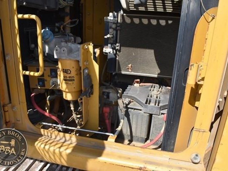 2011-caterpillar-312d-image-23