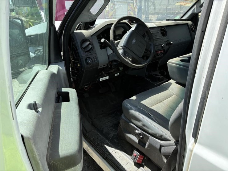 2013-ford-f450-image-18