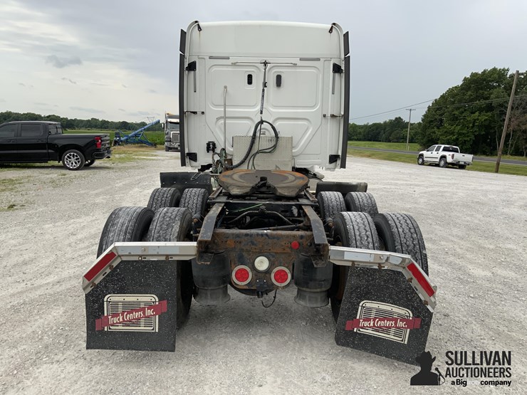 2018-freightliner-cascadia-125slp-t/a-6x4-sleeper-truck-tractor-image-6
