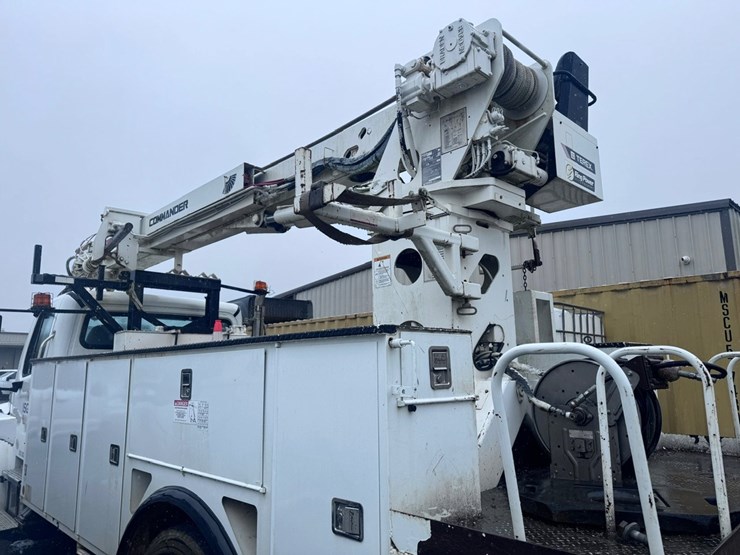 2020-freightliner-m2-106-image-30