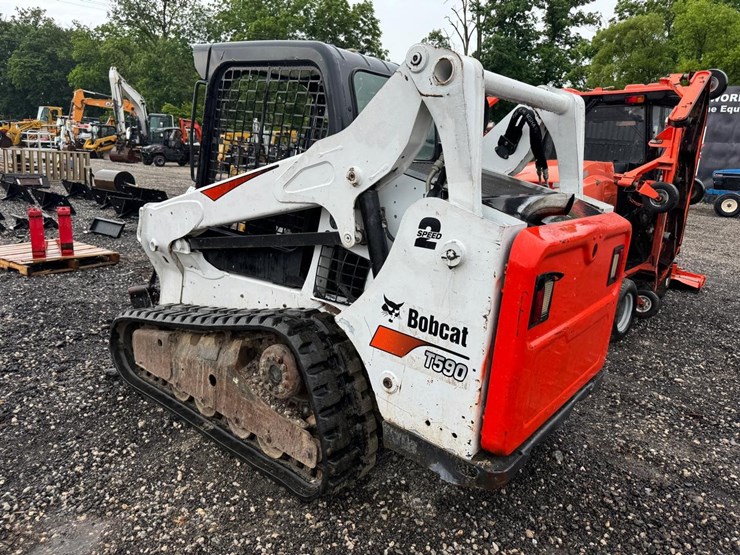 2015-bobcat-t590-image-3