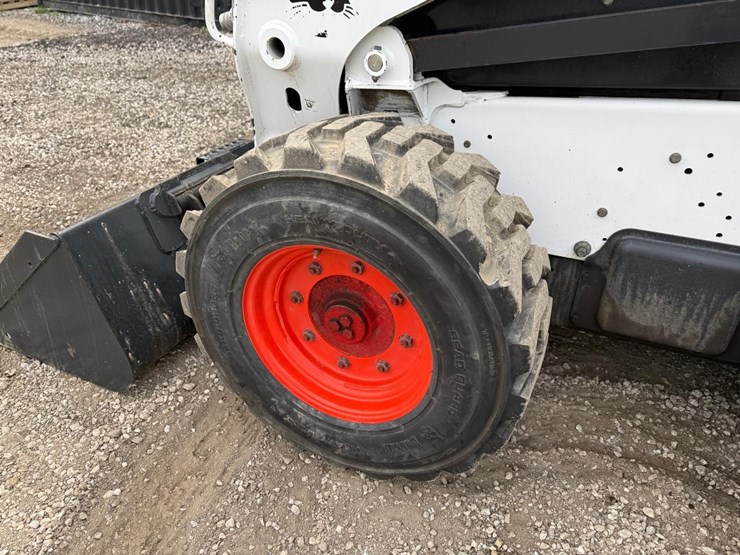 2022-bobcat-s740-image-17