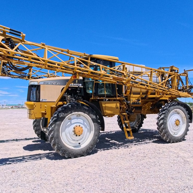 2005 AG-CHEM ROGATOR SS1074