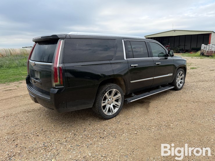 2020-cadillac-escalade-image-5