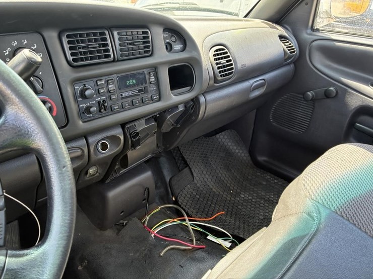 2001-dodge-ram-1500-image-18