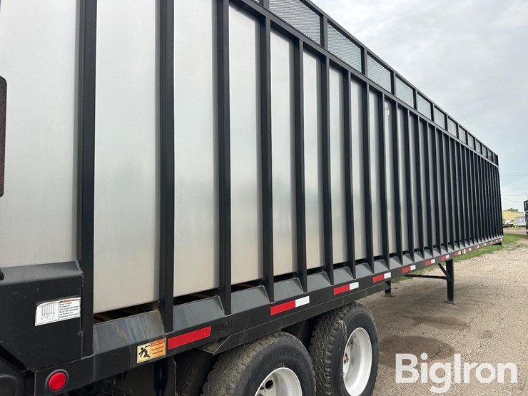 2013-meyer-9140t-boss-rt-t/a-live-bottom-forage-trailer-image-18