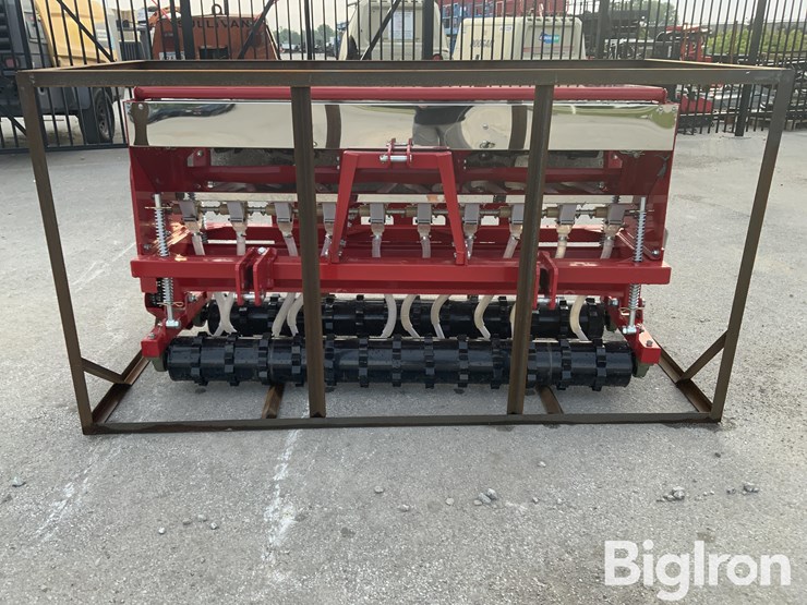 2026-massey-ferguson-730-image-2