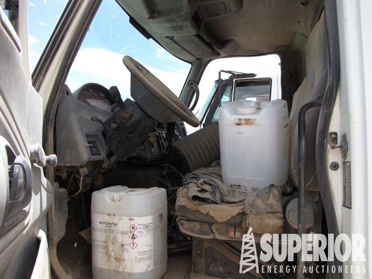 2003-international-durastar-4300-image-4