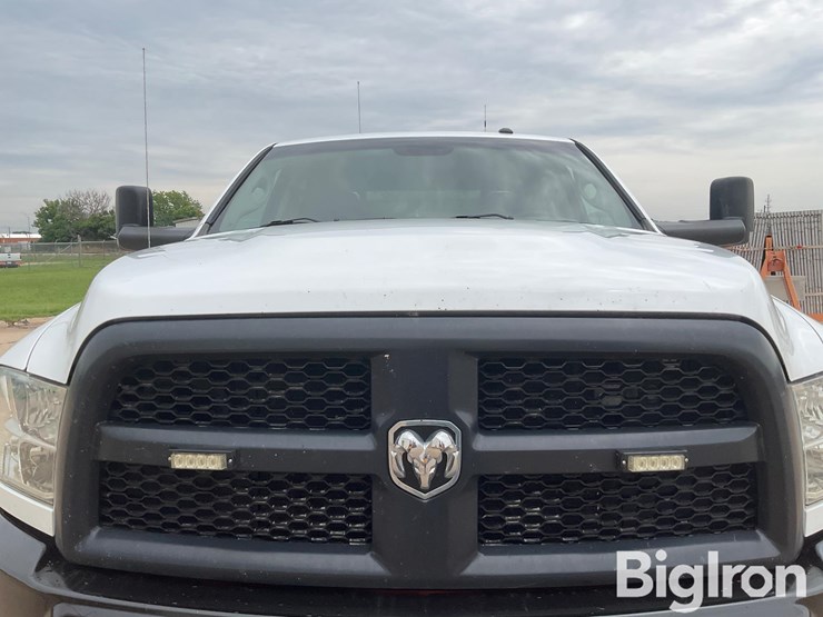 2016-dodge-3500-image-12