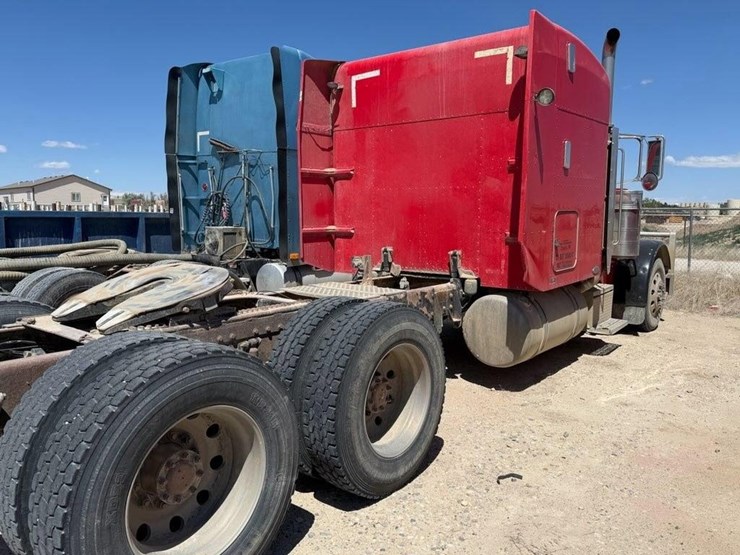 2006-peterbilt-379-image-3