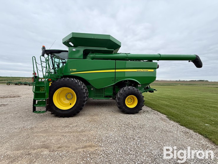 2019-john-deere-s780-image-8