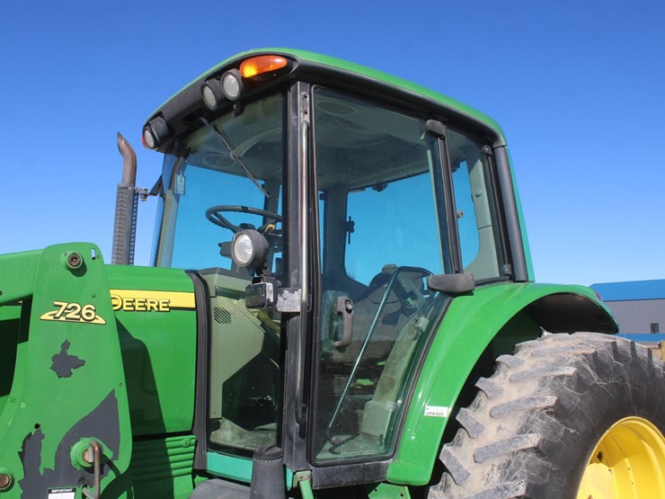 2004-john-deere-7320-image-31