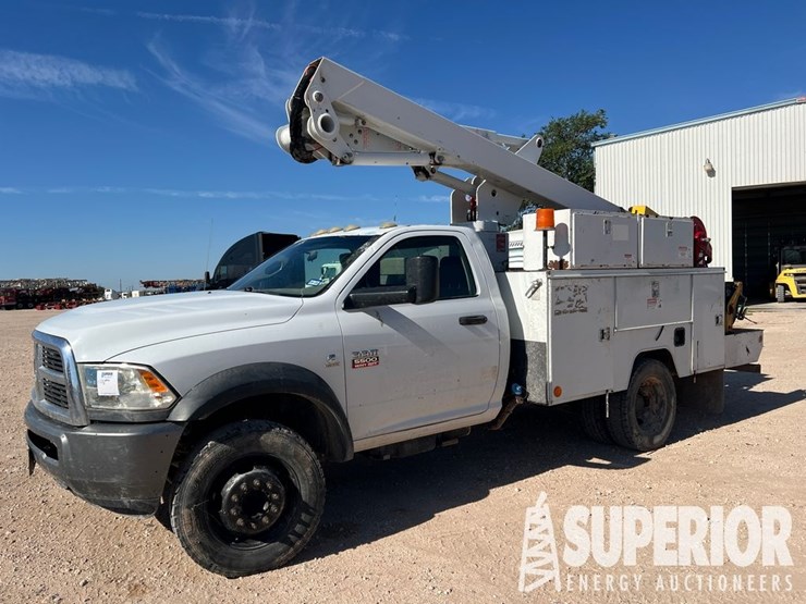 2011-dodge-ram-3500-image-1