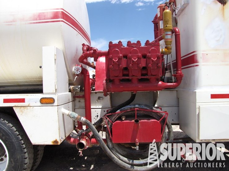 (x)-(6-11)-2006-mack-cu713-hot-oil-truck,-vin-1m2a...-image-13