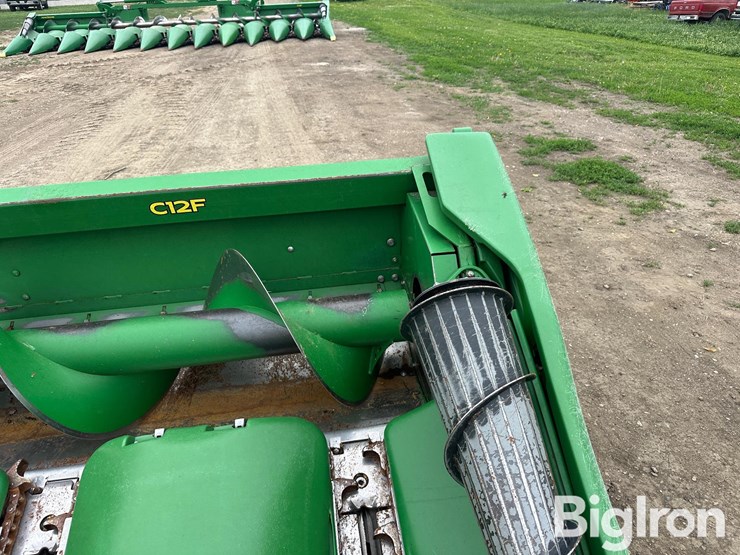 2021-john-deere-c12f-image-10