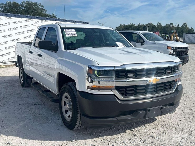 2018-chevrolet-silverado-1500-image-2