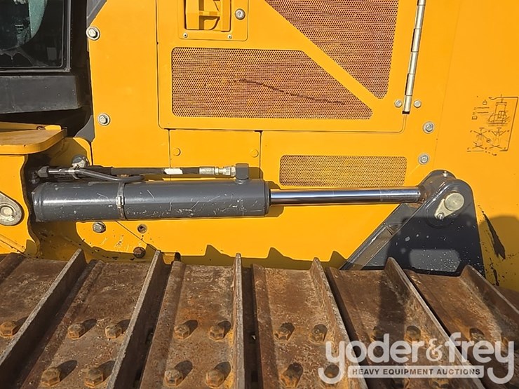 2023-deere-650-lgp-image-25