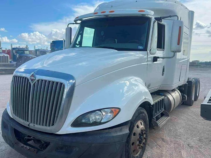 2014-international-prostar-image-1