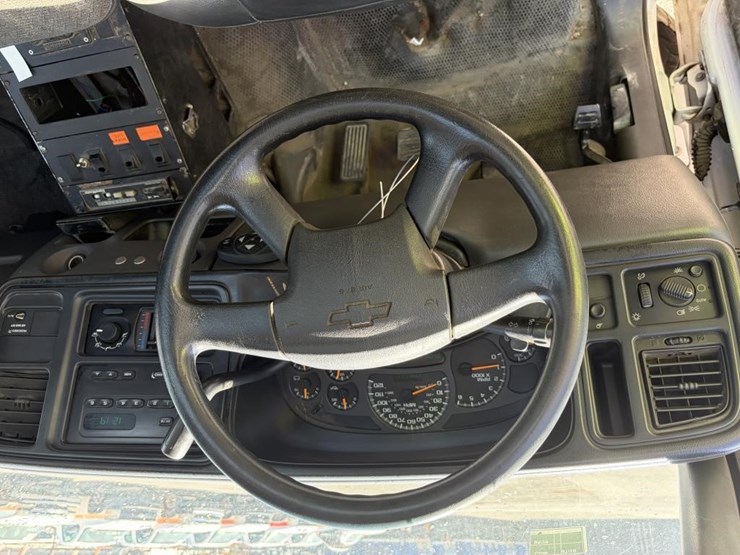 2003-chevrolet-2500-image-12