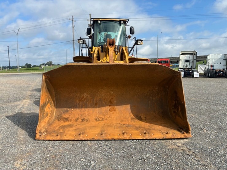 2011-caterpillar-966k-image-2