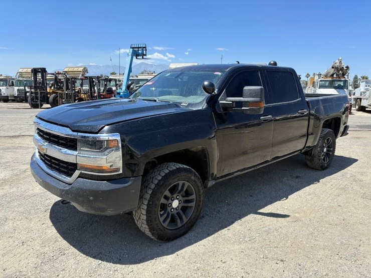 2018-chevrolet-silverado-1500-image-1