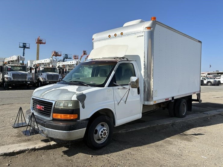 2003-gmc-3500-image-1