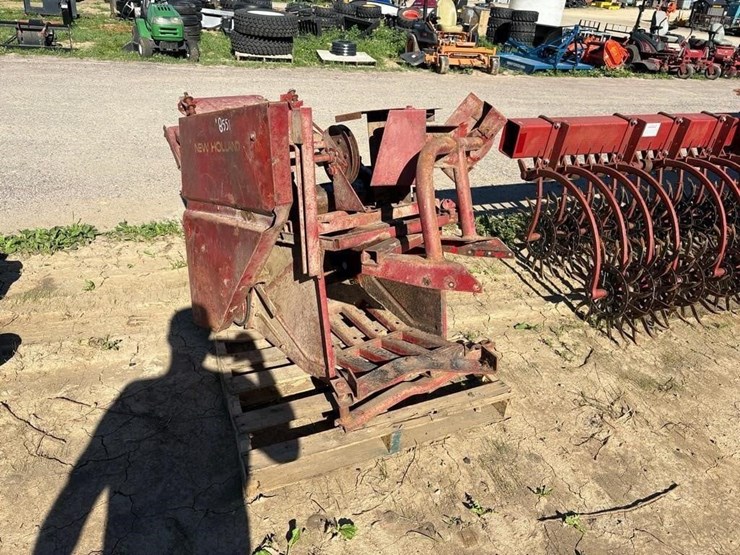 new-holland-70-image-3
