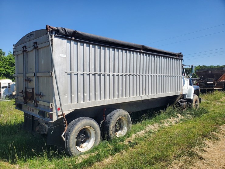 1980-ford-l8000-image-2