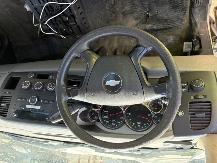 2011-chevrolet-silverado-2500-image-13