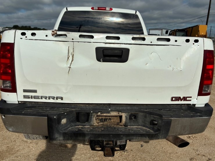 2012-gmc-sierra-2500hd-image-5