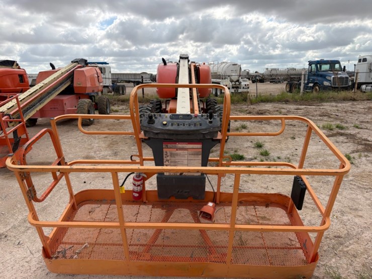 jlg-600s-image-2