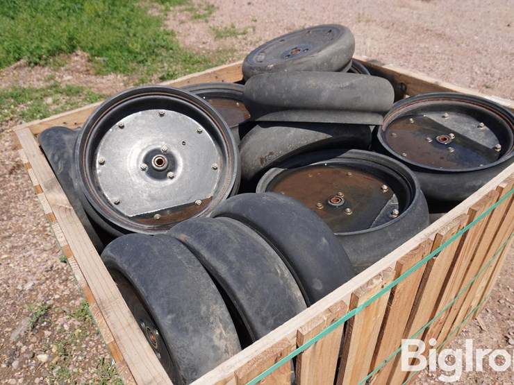 case-ih-gauge-wheels-image-3