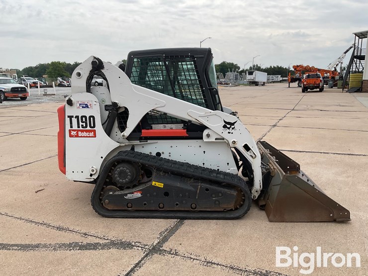 2012-bobcat-t190-image-4