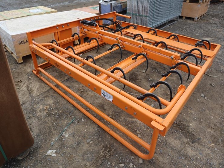 landhonor-small-square-bale-grabber-image-2