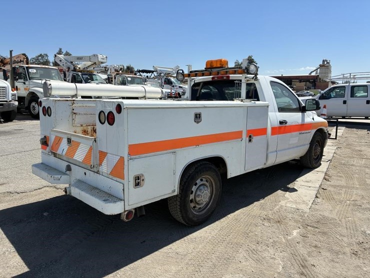2005-dodge-2500-image-3