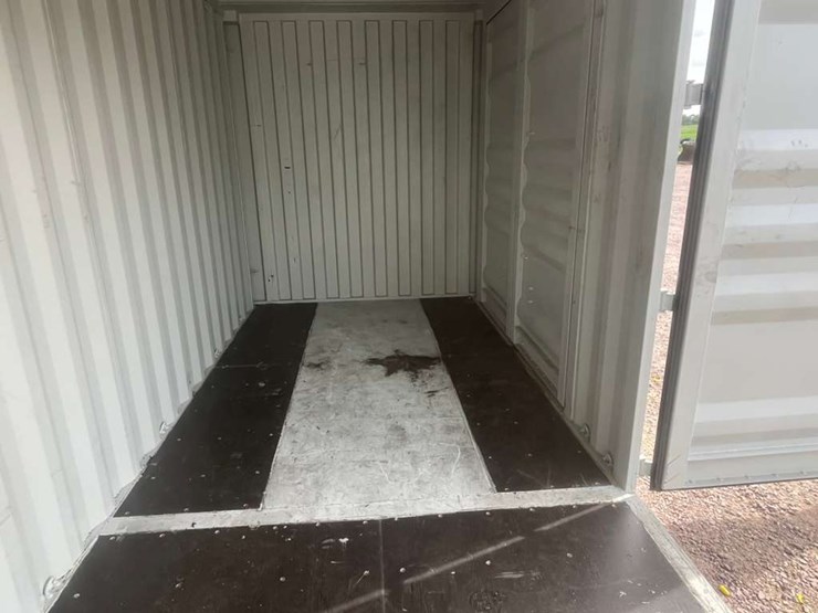 #4001-•-40ft-shipping-container-image-17