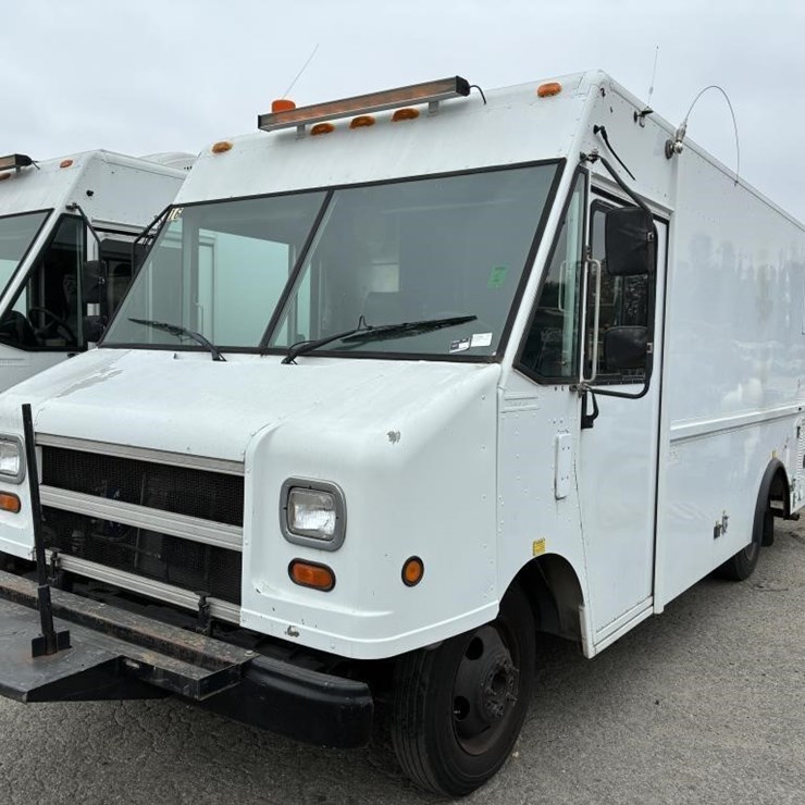 2002 WORKHORSE P42