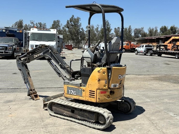 2016-deere-17g-image-4