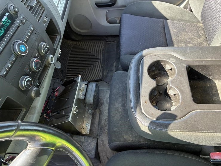 2012-gmc-sierra-3500-image-23