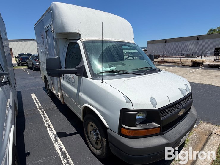 2011-chevrolet-express-g3500-image-3
