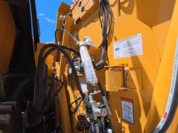 #1027-•-2020-vermeer-zr5-self-propelled-baler-image-51