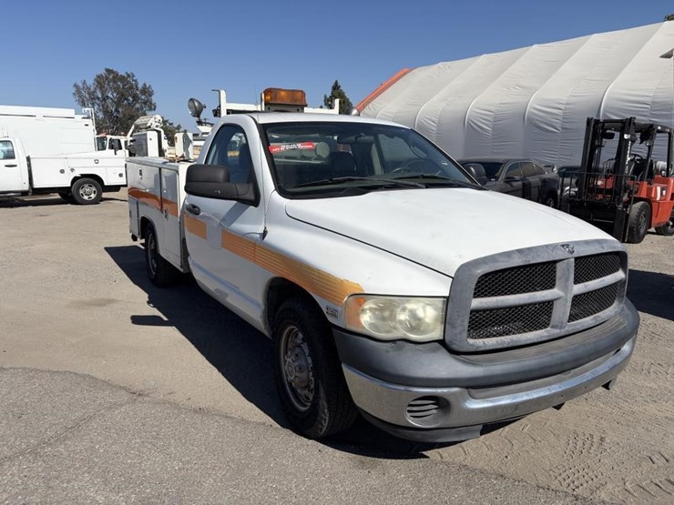 2005-dodge-ram-2500-image-2