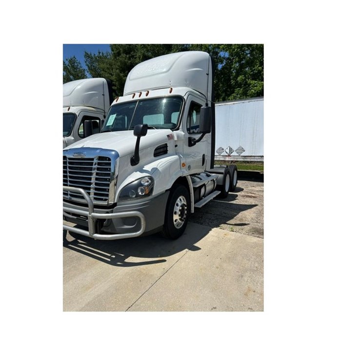 2018 FREIGHTLINER CASCADIA 113