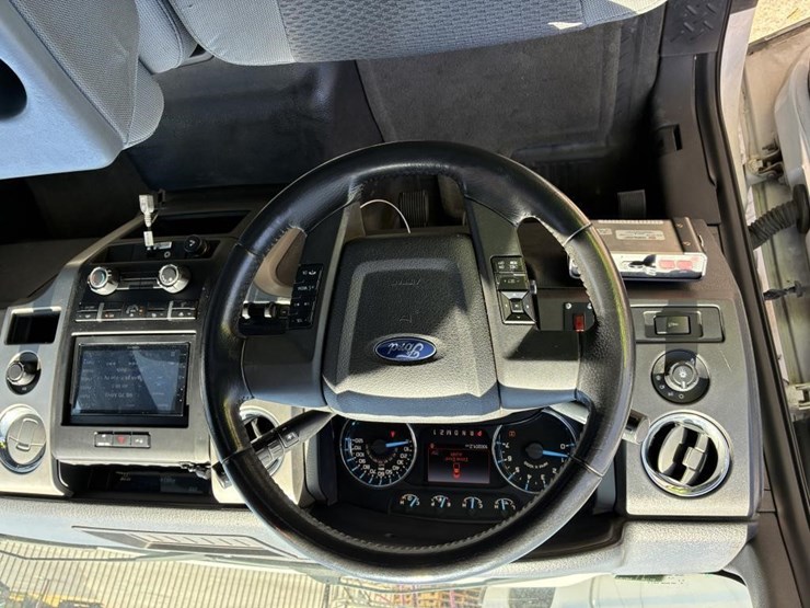 2011-ford-f150-image-16