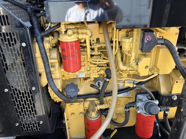 2009-caterpillar-xq60-6-image-5
