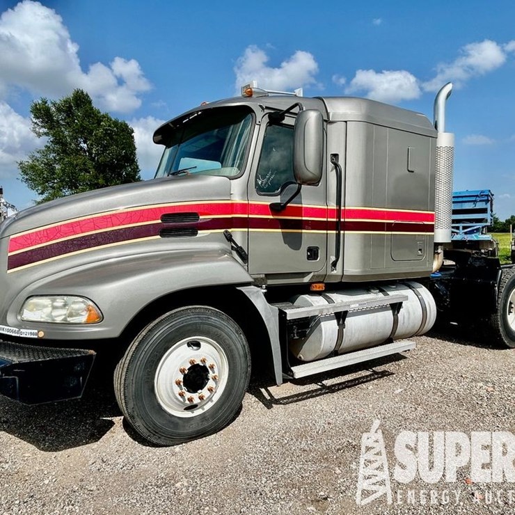 (x) (8-92) 2005 MACK CX613 T/A Wet Kit Truck Tract...