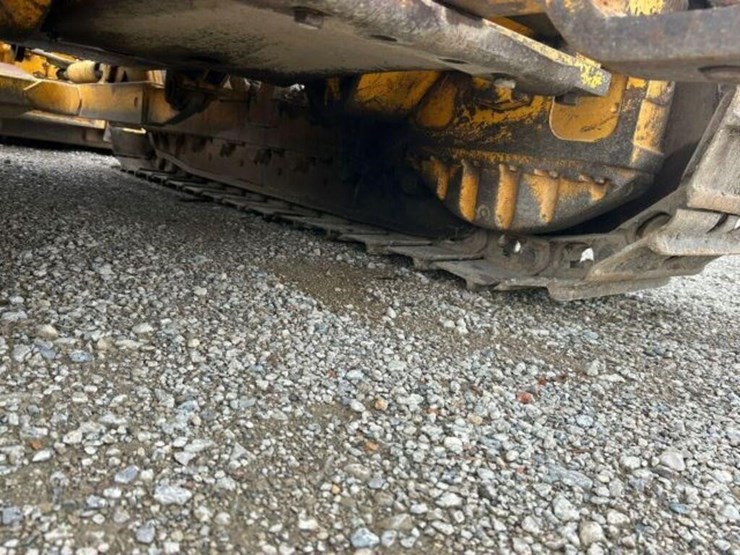 1985-john-deere-450e-image-41