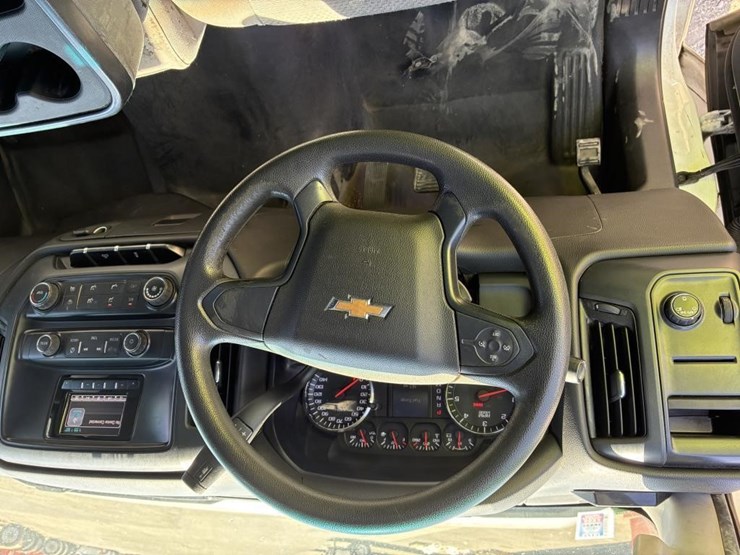 2015-chevrolet-silverado-2500-image-12