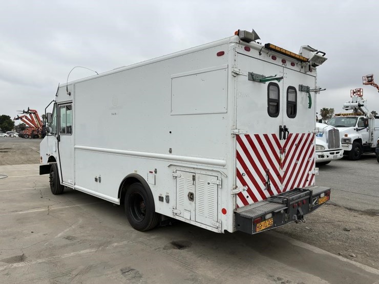 2008-workhorse-w62-image-4